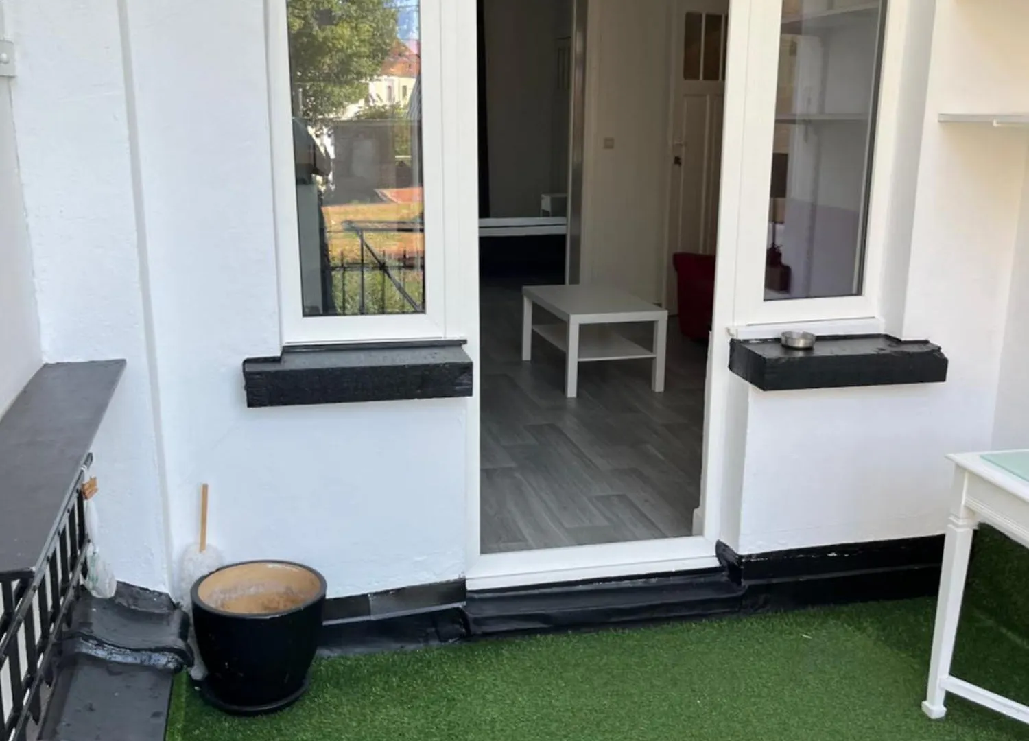 Brussels City Center Apartment contacts